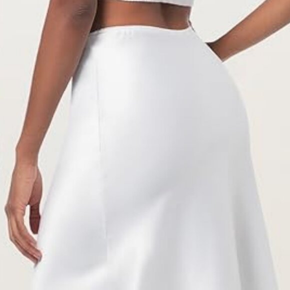 Above-Knee Length Satin Half Slip with Ruffled Hem, Plus Size - Picture 2 of 7